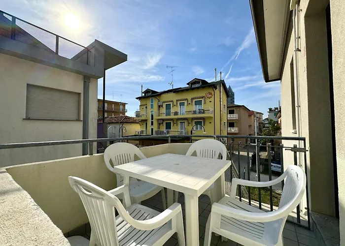 Villa Bianca - Carraro Immobiliare Jesolo -Family Apartments